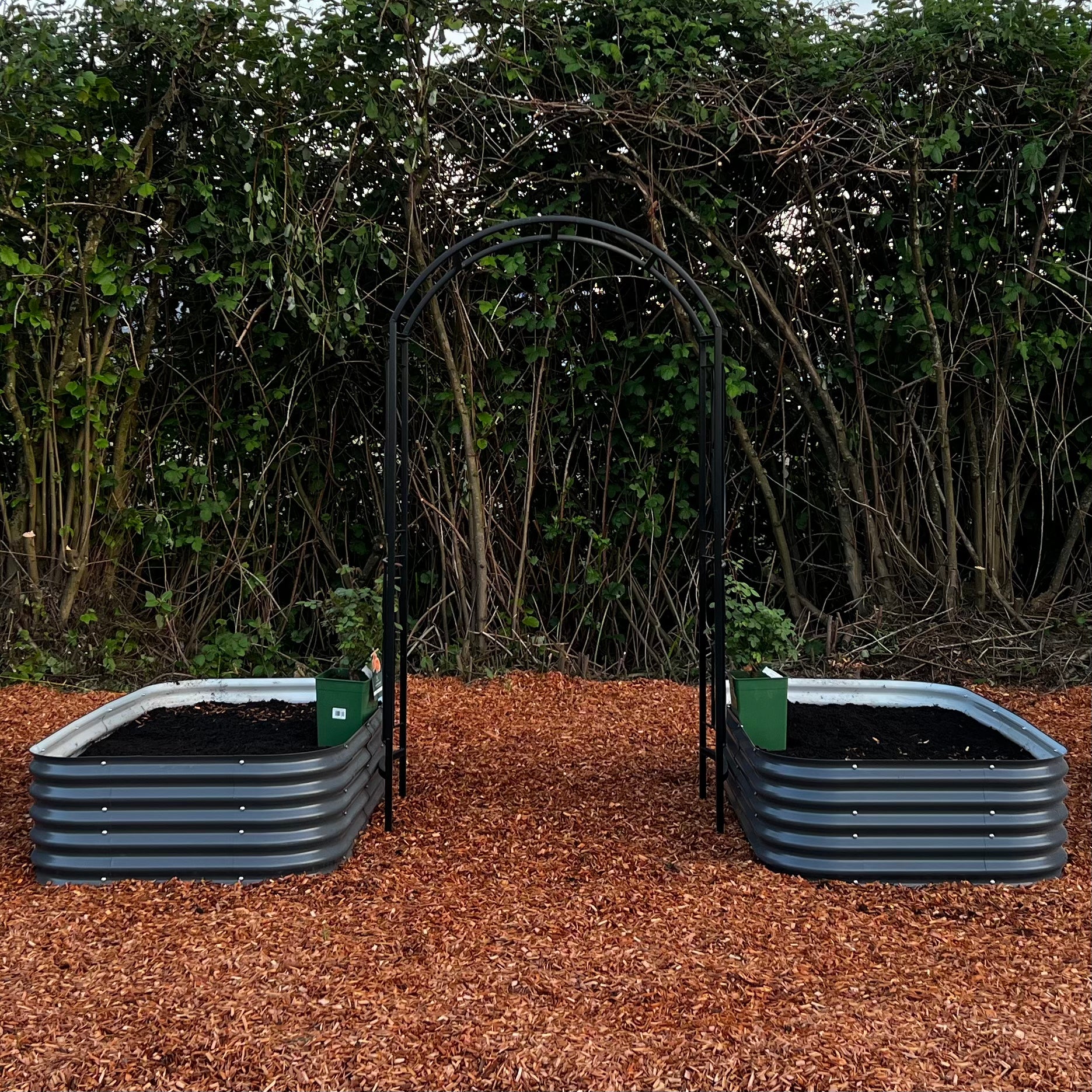 Modular raised garden bed in Canada 17" tall modular garden bed